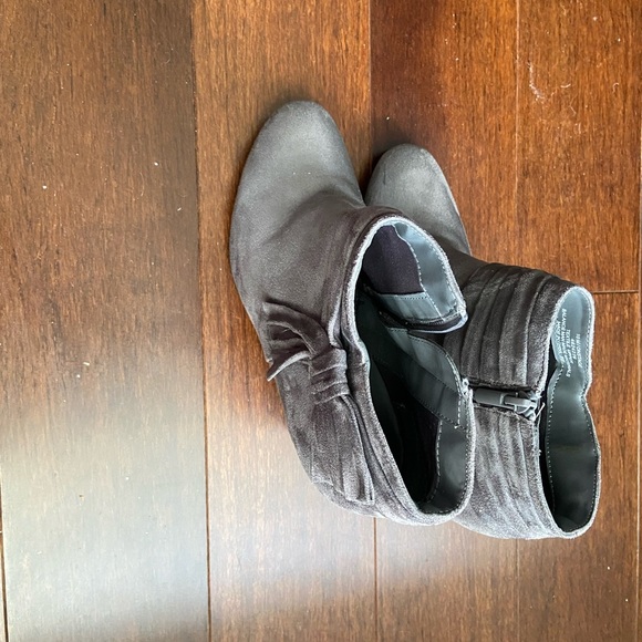 IMPO booties size 10 preowned in excellent condition - Picture 9 of 10